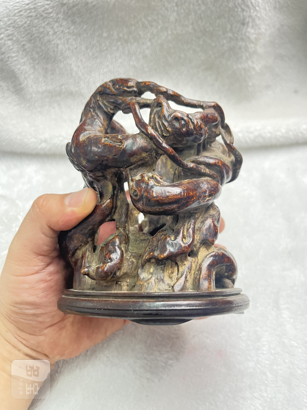沉香木随形笔筒 - 图5